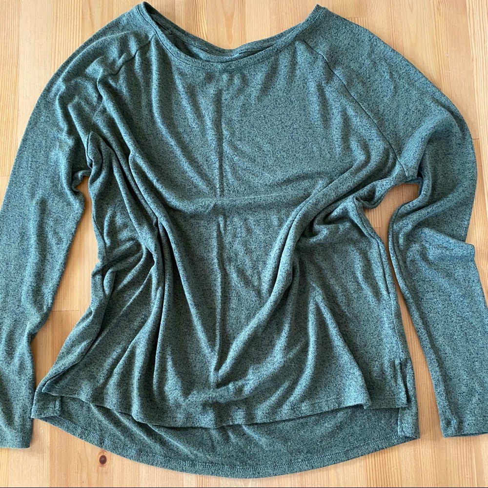 NWOT AEO Loose Fit Long Sleeve Shirt